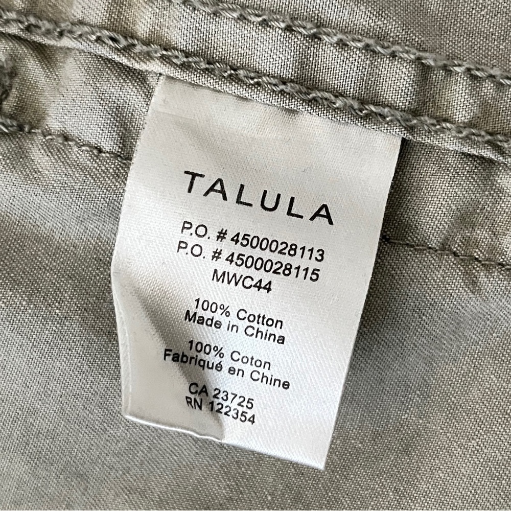 Aritzia Talula Hooded Camouflage Print Utilitarian Cargo Jacket - Size Medium - Picture 12 of 16
